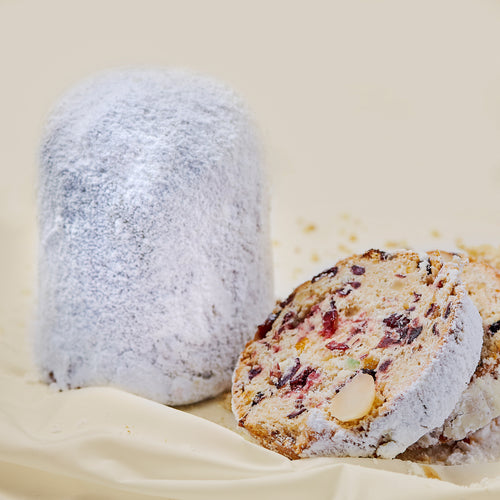 Cranberry-Macadamia-Stollen